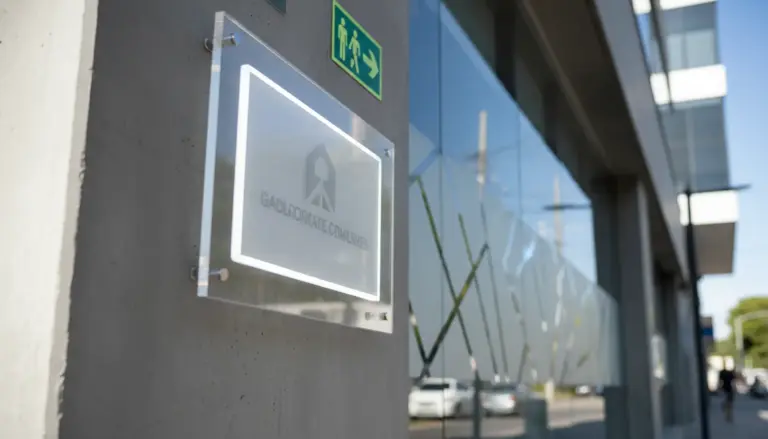 Letreros Comerciales y Señalética Normativa en GDL: Soluciones Integrales para Empresas