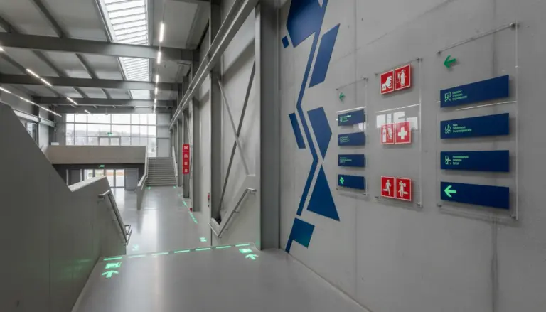 Señalización de seguridad con 3X de durabilidad y cero multas